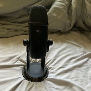 Black Yeti microphone never used